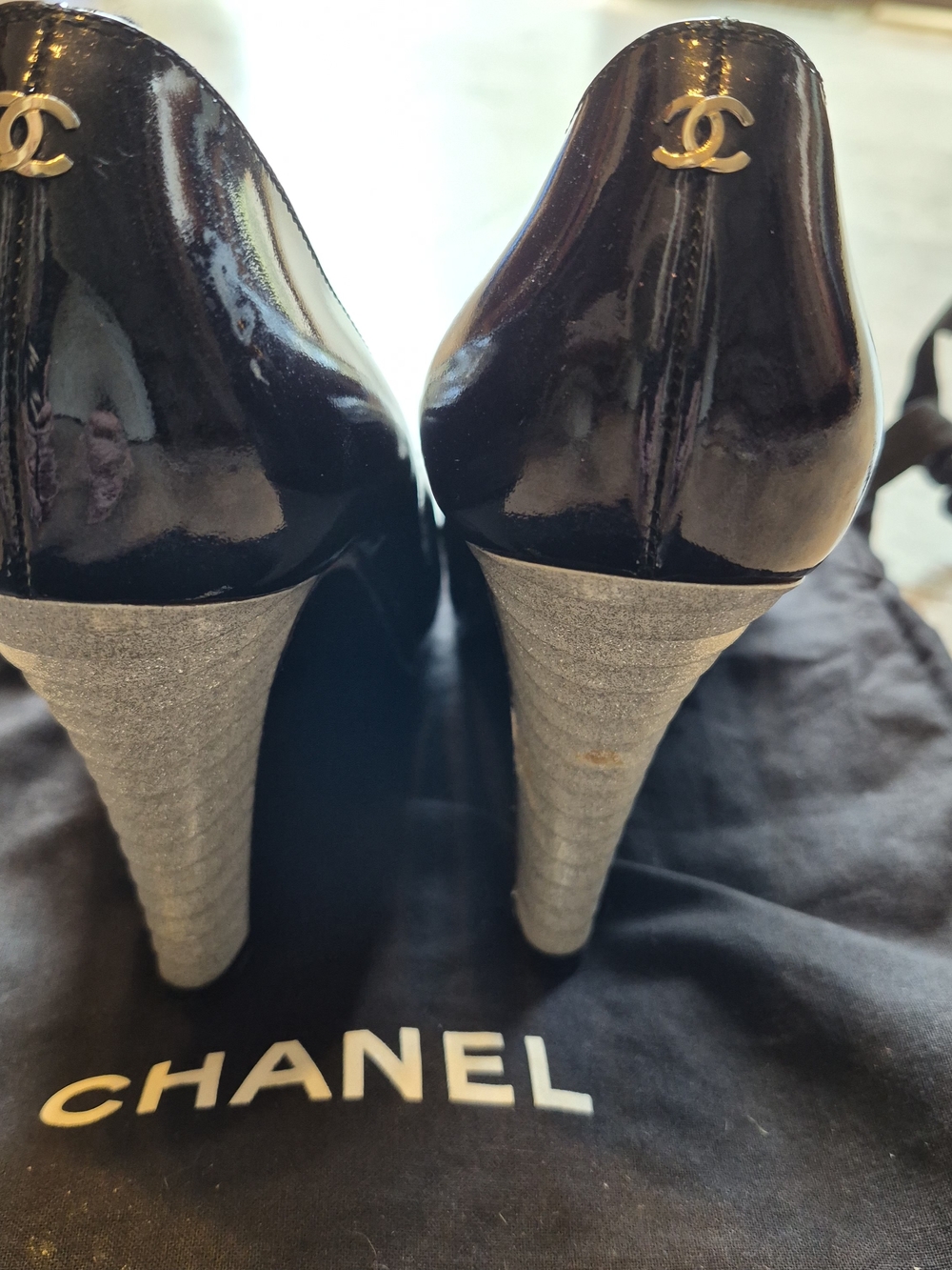 CHANEL Black Patent Pumps with Gold Cap Toe - Picture 6 of 10